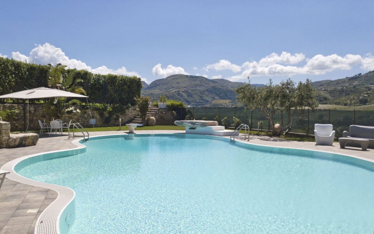 41 Demetra - PISCINA